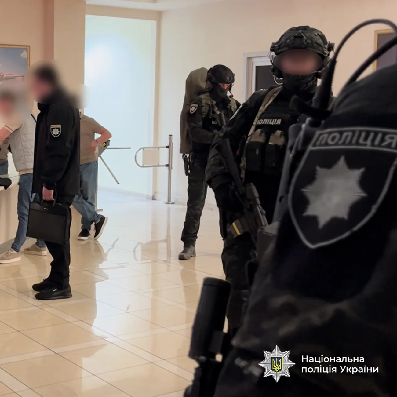 Misappropriated and "laundered" funds from one of the largest oil refineries in Ukraine: law enforcement officers conducted almost 50 searches Misappropriated and "laundered" funds from one of the largest oil refineries in Ukraine: law enforcement officers conducted almost 50 searches