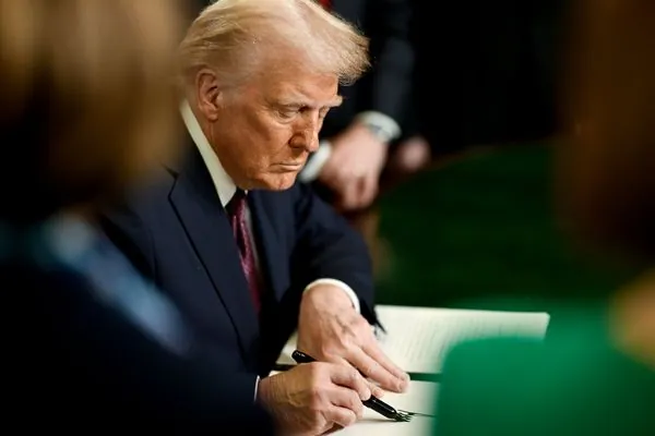 Розпалює ще більше багаття: політолог про дії Трампа щодо придушення протестів у США