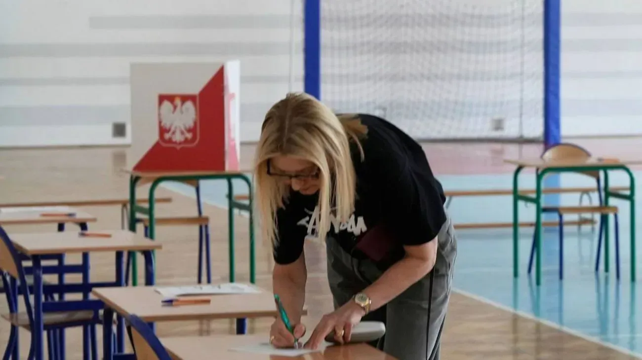 В Польше пересчитают бюллетени на выборах президента 2025 года В Польше пересчитают бюллетени на выборах президента 2025 года