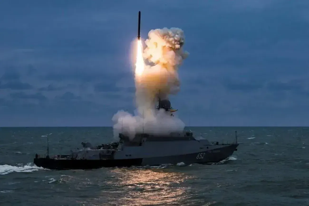 рф вывела в Черное море корабль с ракетами "Калибр" - ВМС рф вывела в Черное море корабль с ракетами "Калибр" - ВМС